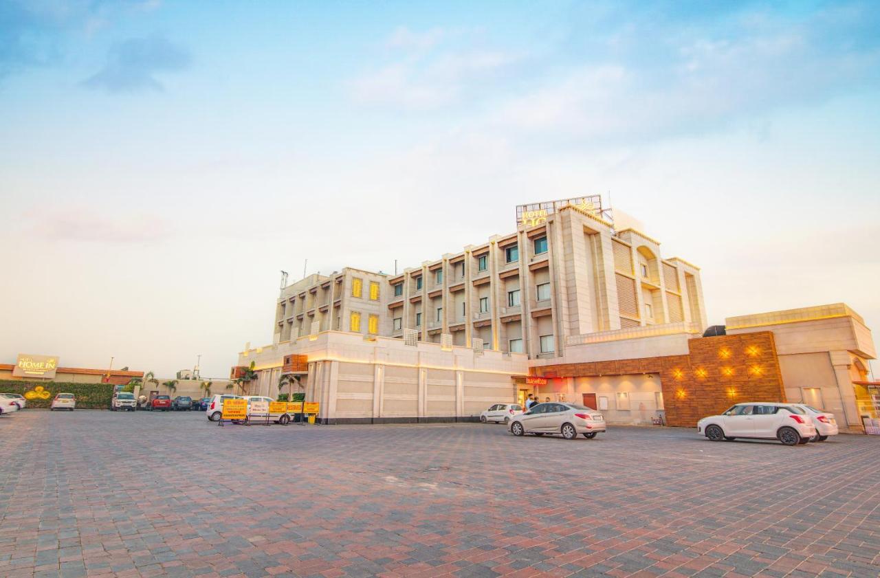Hotel Home In By Amrik Sukhdev Sonipat Extérieur photo